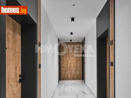 Тристаен, 112m²