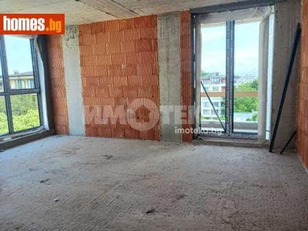 Тристаен, 112m²