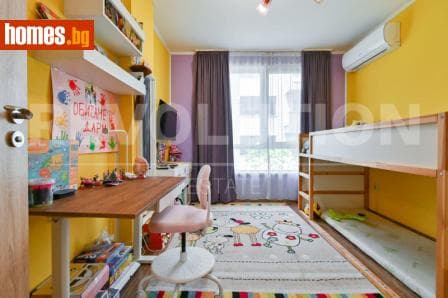 Тристаен, 88m²