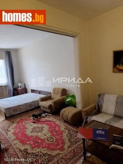 Тристаен, 80m²
