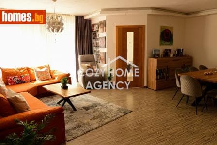 Тристаен, 80m²
