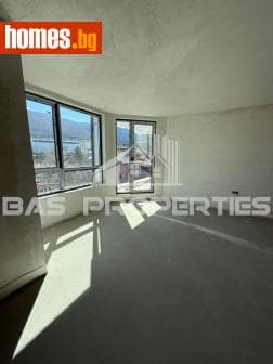 Тристаен, 95m²