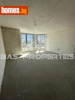 Тристаен, 95m²