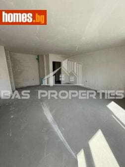 Тристаен, 95m²