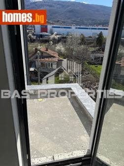 Тристаен, 95m²