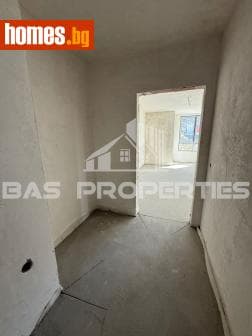 Тристаен, 95m²