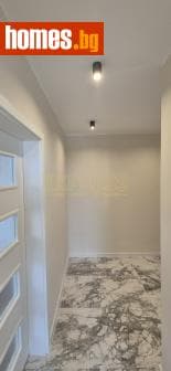Тристаен, 70m²