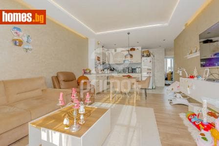 Тристаен, 114m²