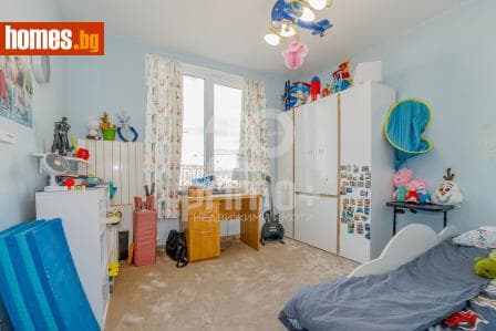 Тристаен, 114m²