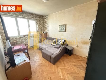 Тристаен, 90m²