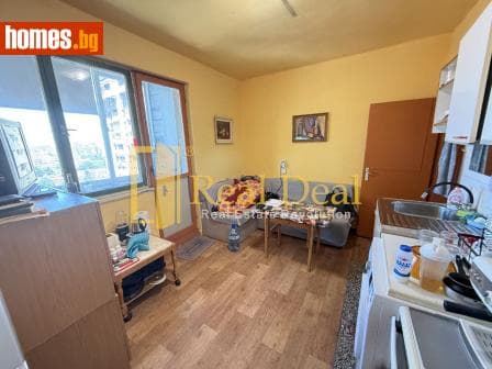 Тристаен, 90m²
