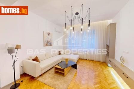 Тристаен, 90m²