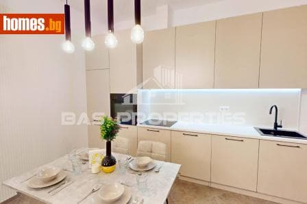 Тристаен, 90m²