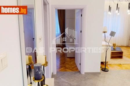 Тристаен, 90m²