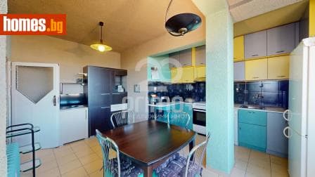 Тристаен, 92m²
