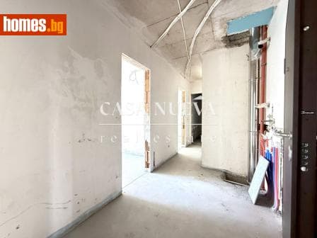 Тристаен, 90m²