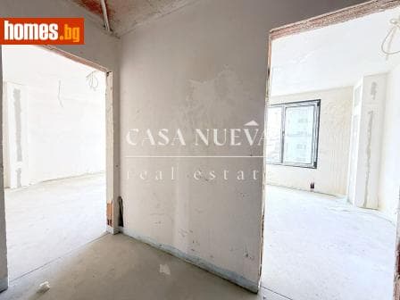 Тристаен, 90m²