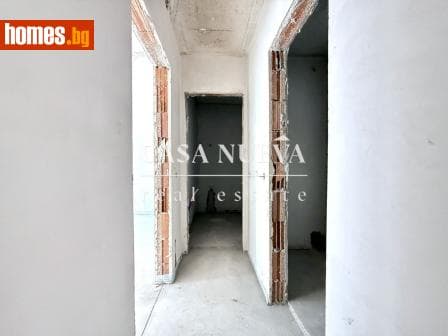 Тристаен, 90m²
