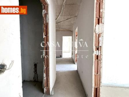 Тристаен, 90m²