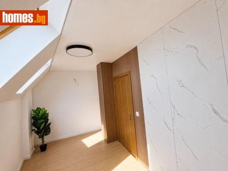 Тристаен, 110m²