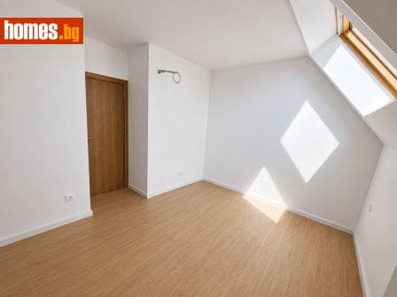 Тристаен, 110m²