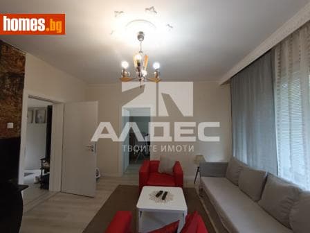 Тристаен, 78m²