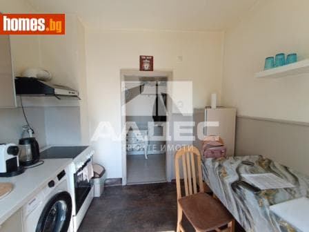 Тристаен, 78m²