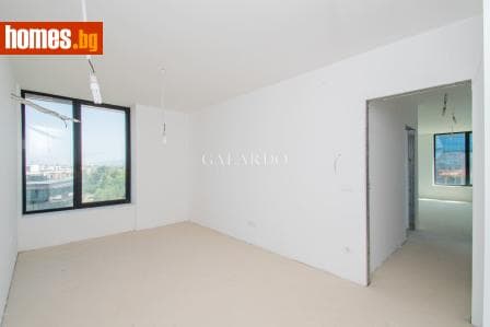 Тристаен, 125m²