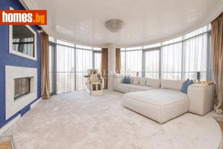 Тристаен, 180m²
