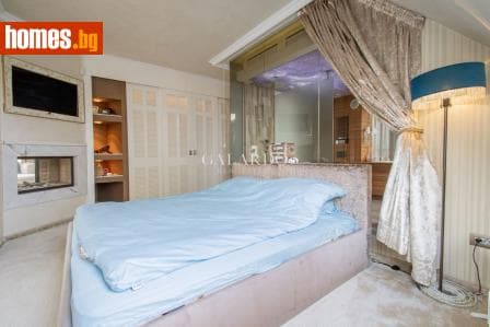 Тристаен, 180m²