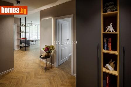 Тристаен, 126m²