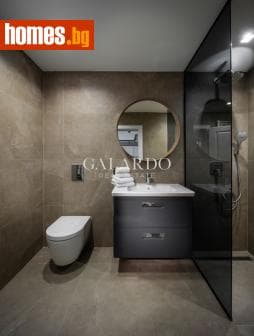 Тристаен, 126m²