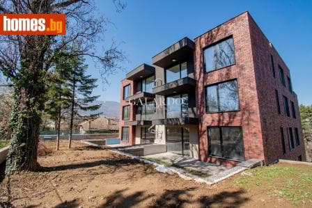 Тристаен, 120m²
