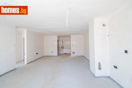 Тристаен, 120m²