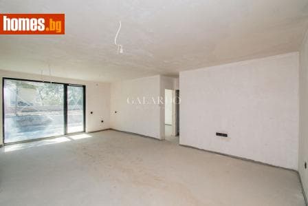 Тристаен, 120m²