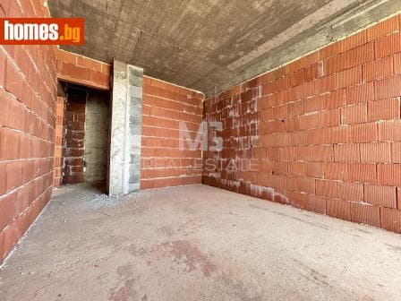 Двустаен, 83m²