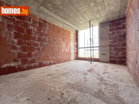 Двустаен, 83m²