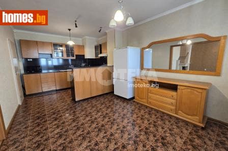 Тристаен, 112m²
