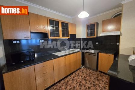 Тристаен, 112m²