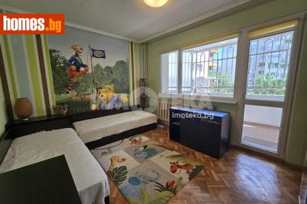 Тристаен, 112m²