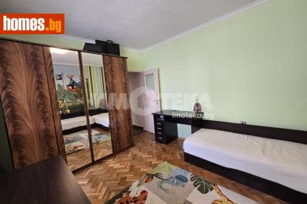 Тристаен, 112m²