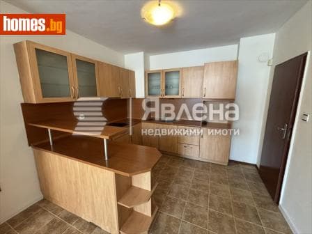 Тристаен, 96m²