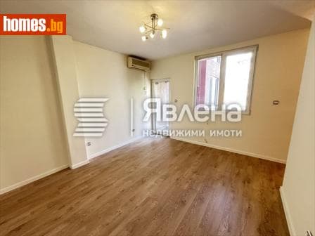 Тристаен, 96m²