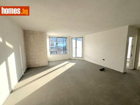 Тристаен, 95m²