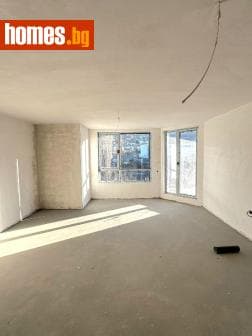 Тристаен, 95m²