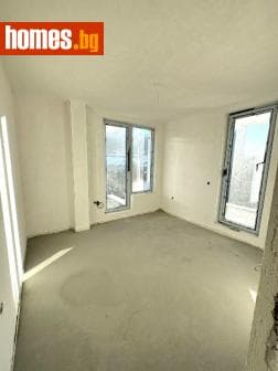 Тристаен, 95m²