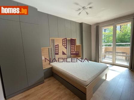 Тристаен, 102m²