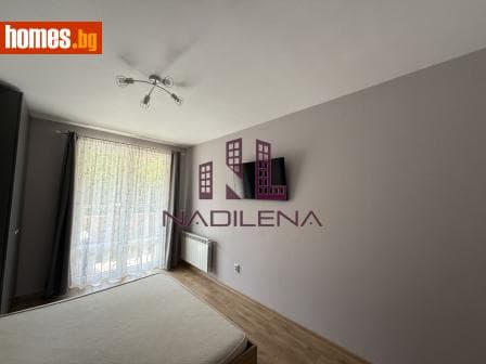 Тристаен, 102m²