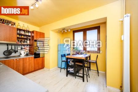Тристаен, 87m²