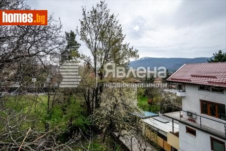 Тристаен, 109m²